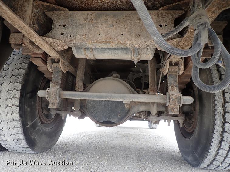 image for item DG2913 1999 GMC C7500 service truck