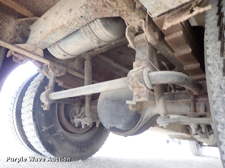 image for item DG2913 1999 GMC C7500 service truck