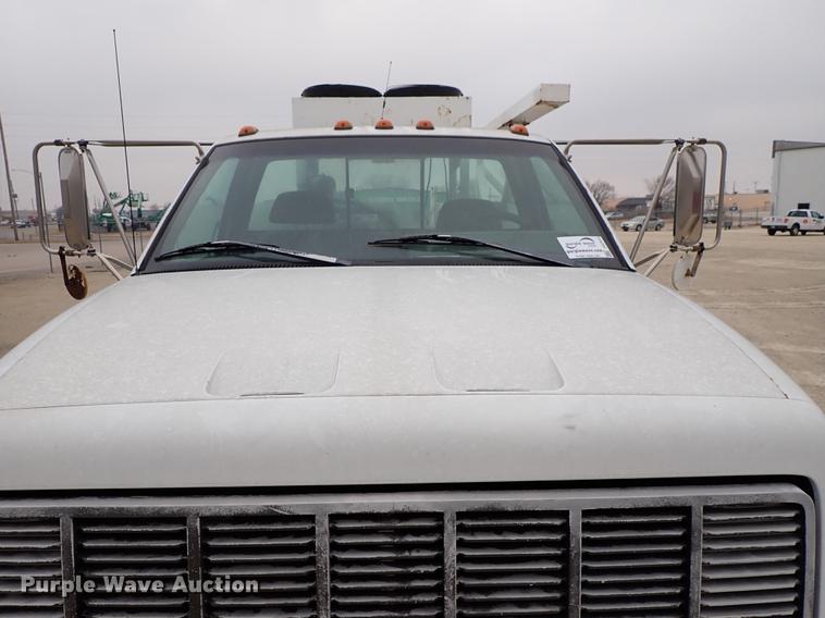 image for item DG2913 1999 GMC C7500 service truck