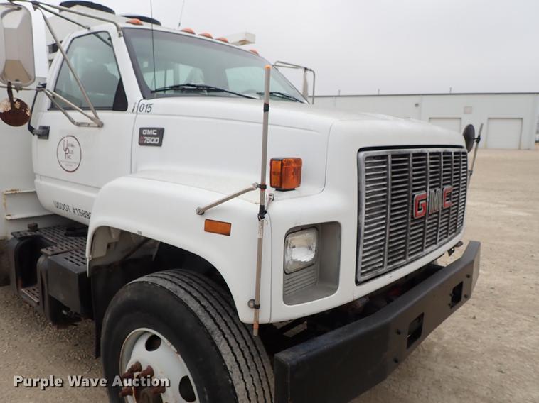 image for item DG2913 1999 GMC C7500 service truck