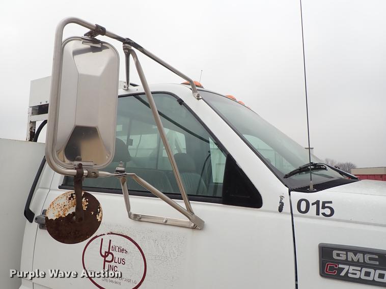 image for item DG2913 1999 GMC C7500 service truck