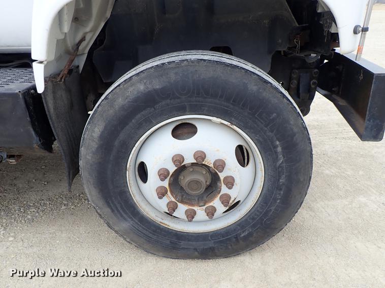 image for item DG2913 1999 GMC C7500 service truck