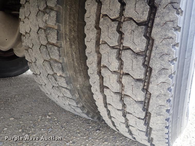 image for item DG2913 1999 GMC C7500 service truck