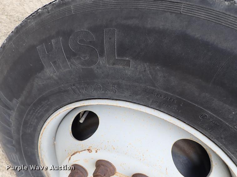 image for item DG2913 1999 GMC C7500 service truck