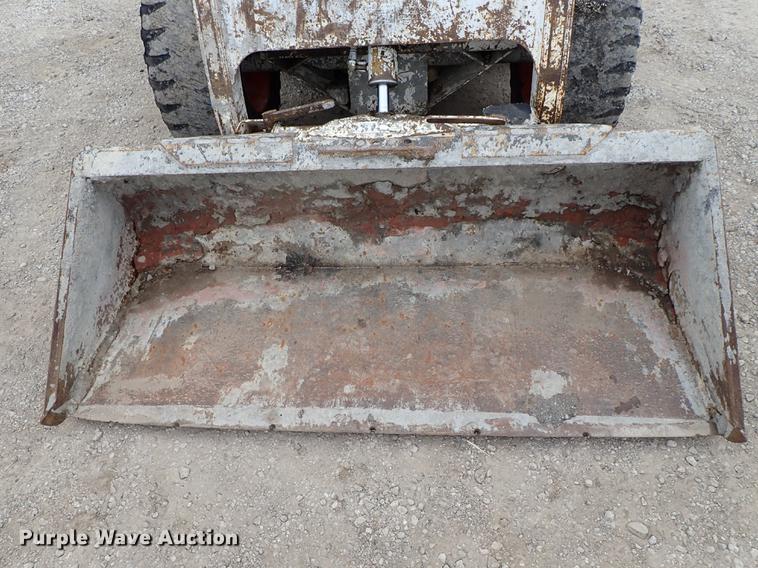 image for item DG2916 Bobcat 843 skid steer