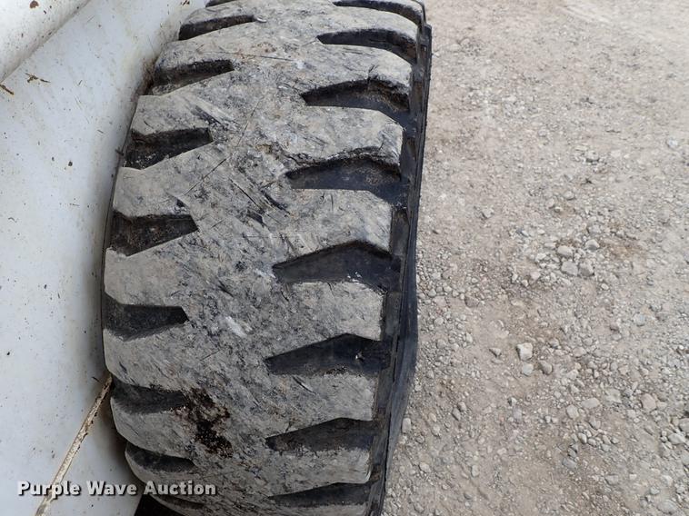 image for item DG2916 Bobcat 843 skid steer