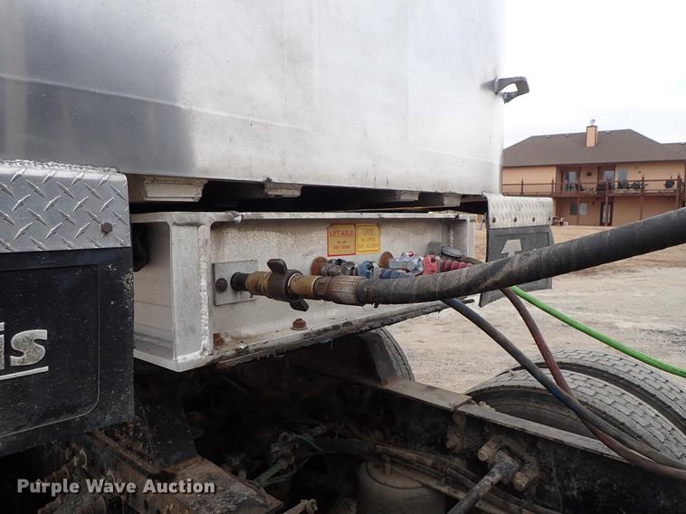 image for item DG2917 2013 Travis S/9628FT end dump trailer