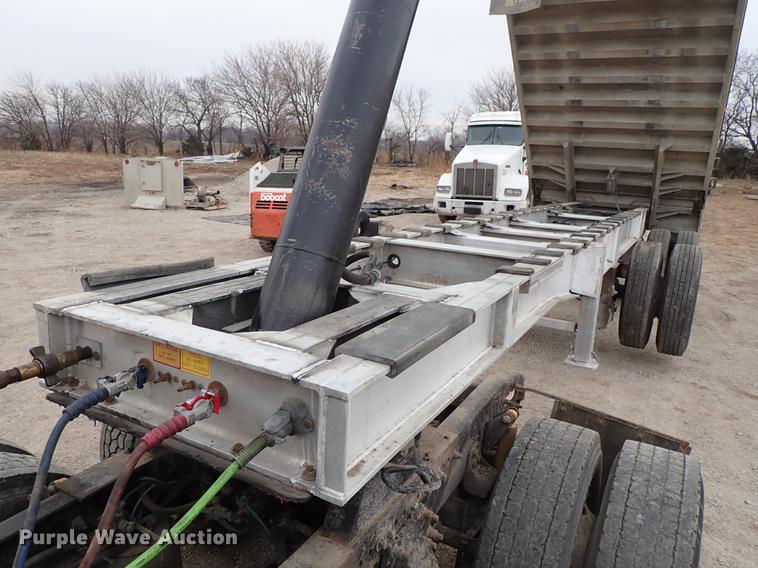 image for item DG2917 2013 Travis S/9628FT end dump trailer