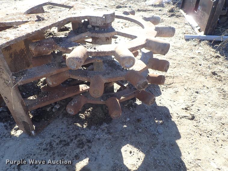 image for item DG2929 Excavator trench compactor