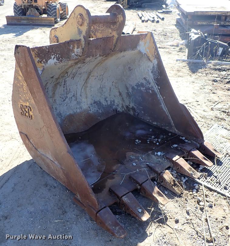 image for item DG2930 SEC 56"W six tooth excavator bucket