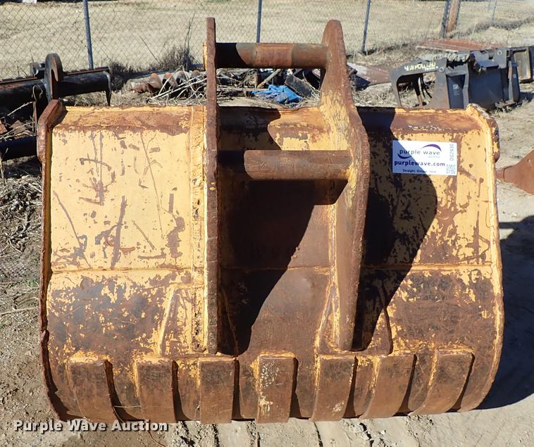 image for item DG2930 SEC 56"W six tooth excavator bucket
