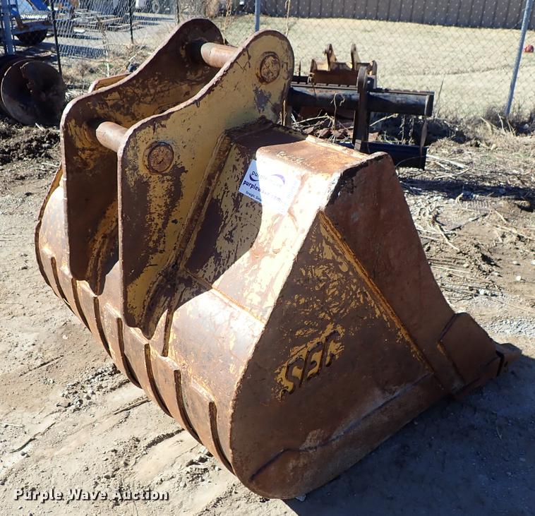 image for item DG2930 SEC 56"W six tooth excavator bucket