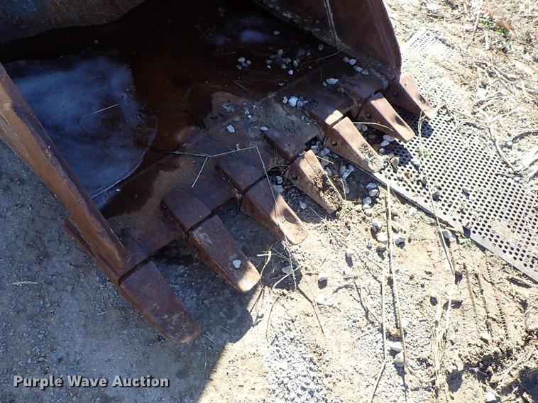 image for item DG2930 SEC 56"W six tooth excavator bucket