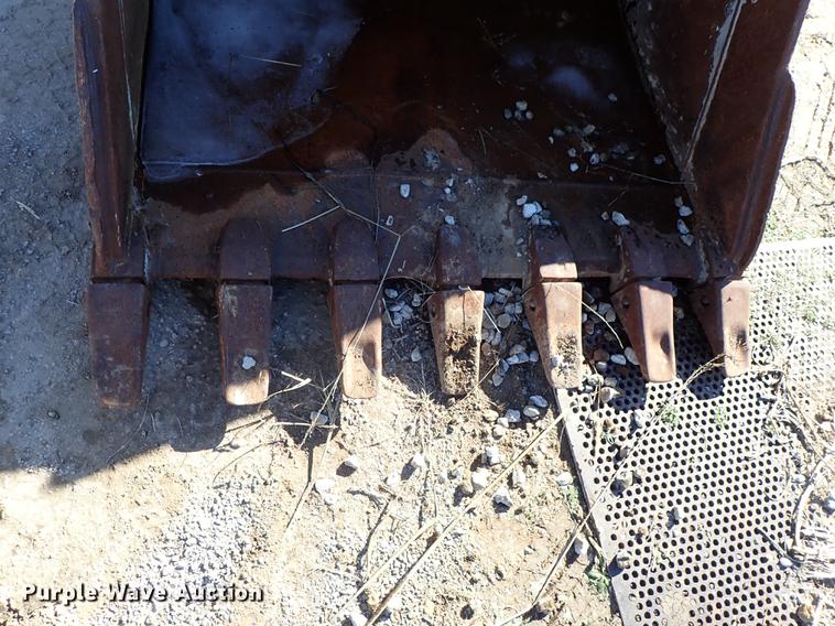 image for item DG2930 SEC 56"W six tooth excavator bucket