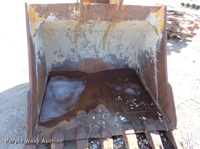 image for item DG2930 SEC 56"W six tooth excavator bucket