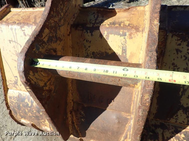 image for item DG2930 SEC 56"W six tooth excavator bucket
