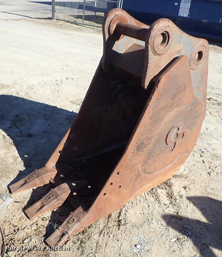 image for item DG2931 CP 24"W three tooth bucket