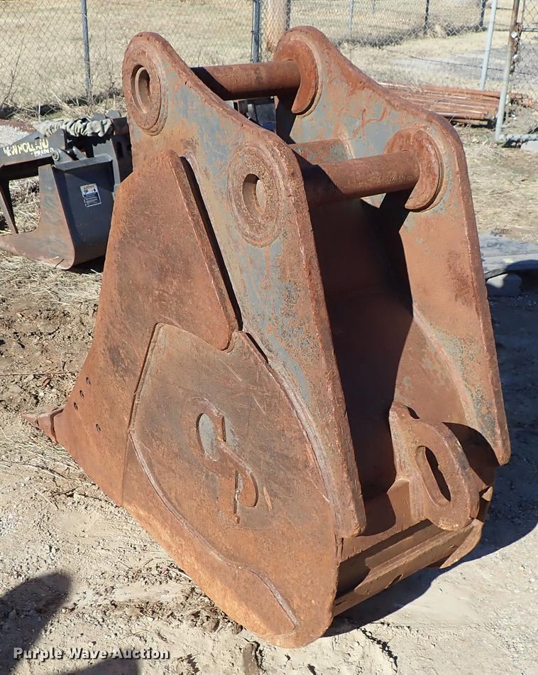 image for item DG2931 CP 24"W three tooth bucket