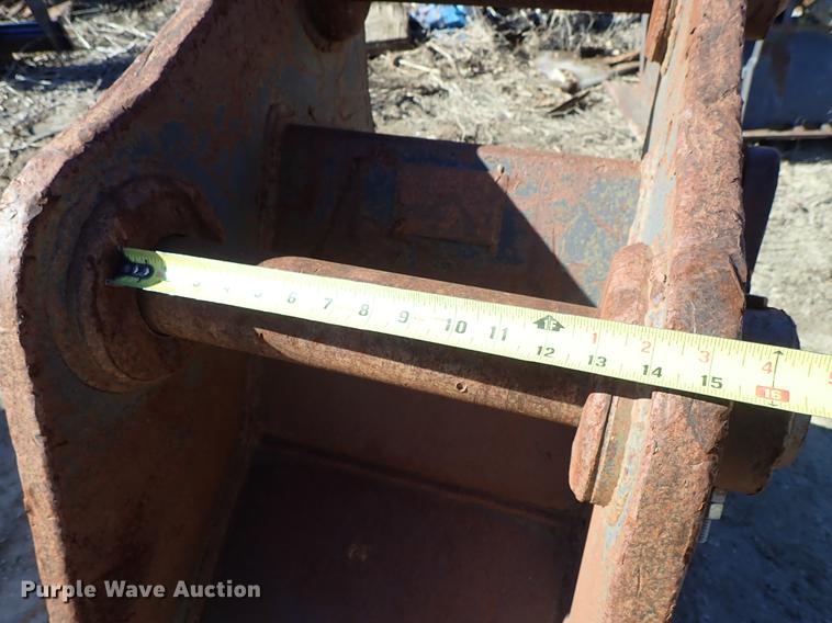 image for item DG2931 CP 24"W three tooth bucket