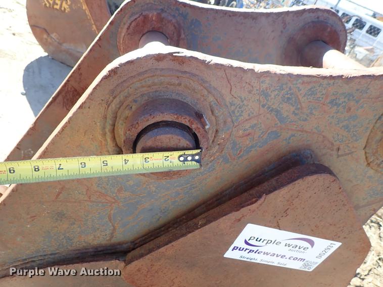 image for item DG2931 CP 24"W three tooth bucket