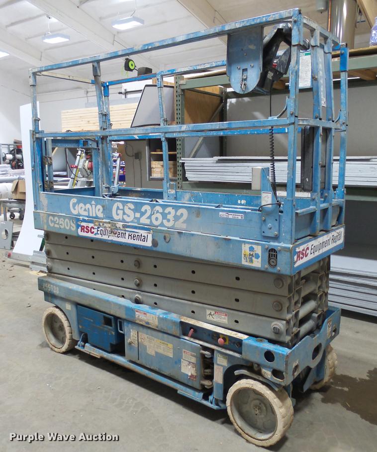 image for item DX9102 2003 Genie GS-2632 scissor lift
