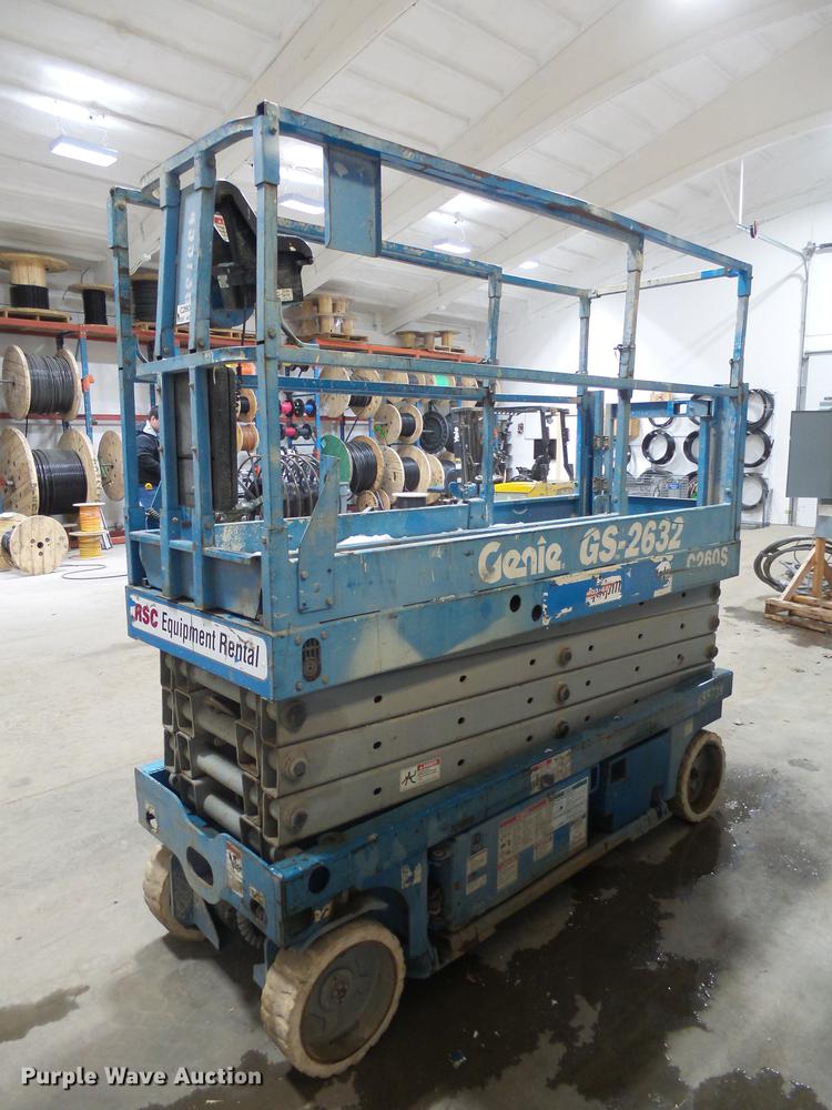 image for item DX9102 2003 Genie GS-2632 scissor lift
