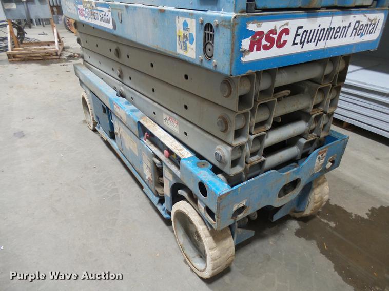 image for item DX9102 2003 Genie GS-2632 scissor lift