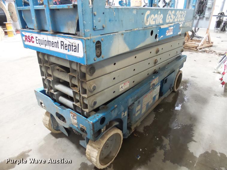 image for item DX9102 2003 Genie GS-2632 scissor lift