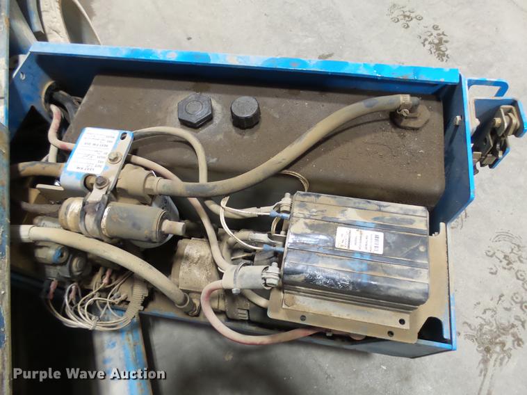 image for item DX9102 2003 Genie GS-2632 scissor lift