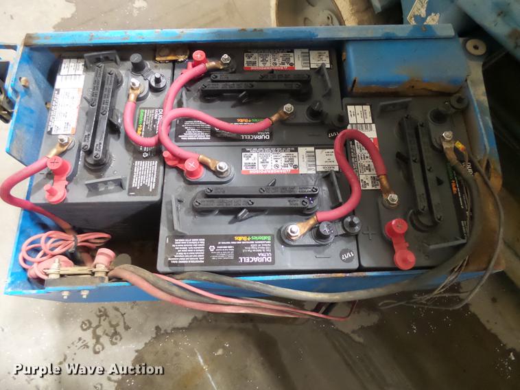 image for item DX9102 2003 Genie GS-2632 scissor lift