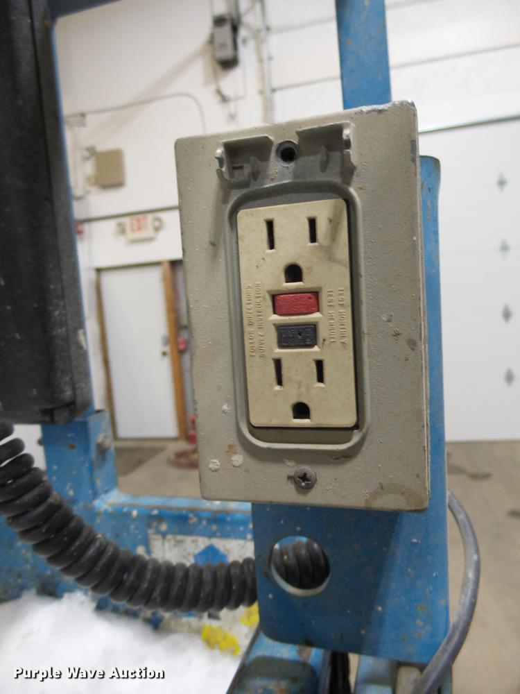 image for item DX9102 2003 Genie GS-2632 scissor lift