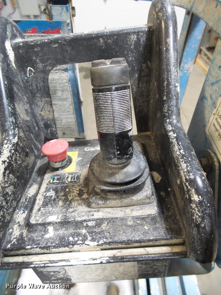 image for item DX9102 2003 Genie GS-2632 scissor lift