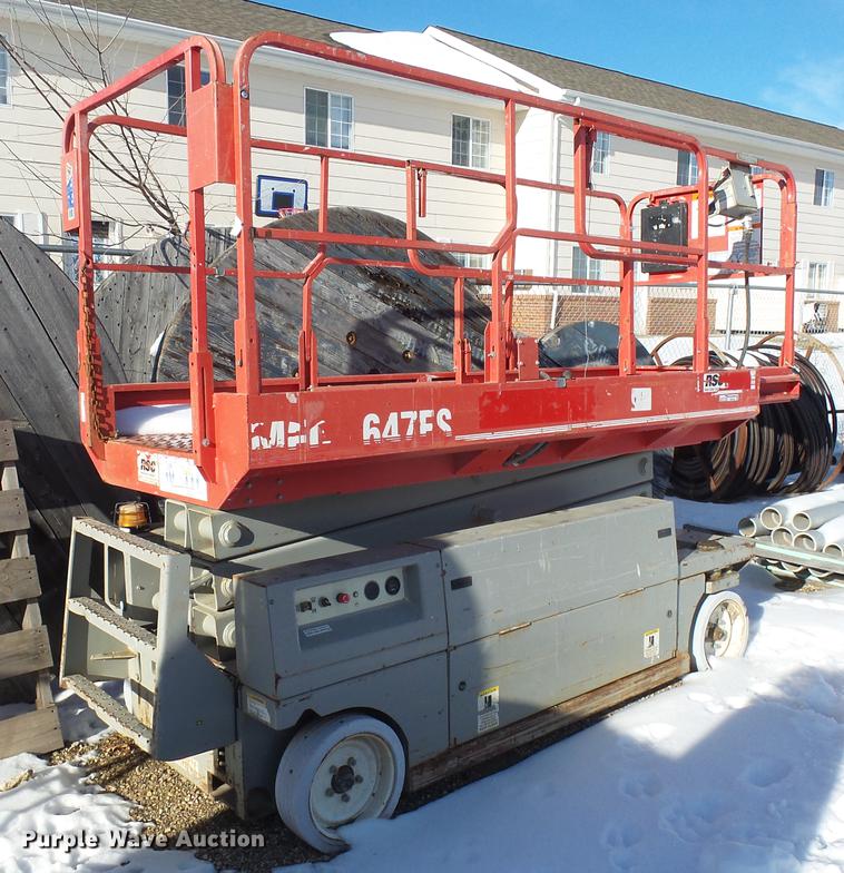 image for item DX9103 2000 Mec 2647ES scissor lift