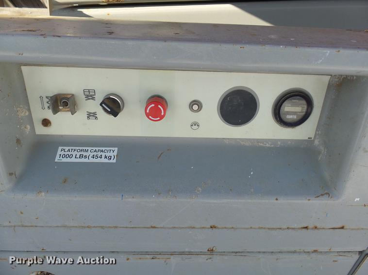 image for item DX9103 2000 Mec 2647ES scissor lift