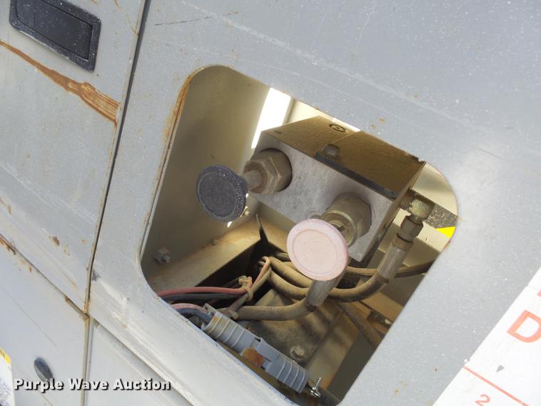 image for item DX9103 2000 Mec 2647ES scissor lift