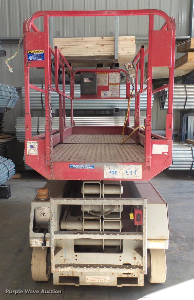 image for item DX9149 2000 Mec 2647ES scissor lift