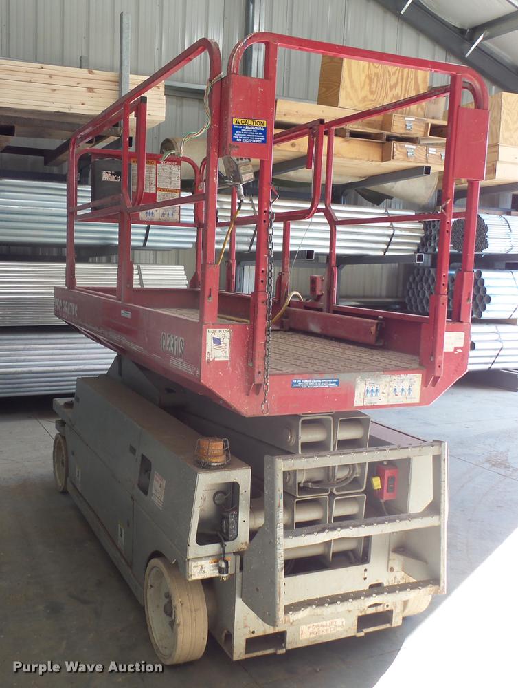 image for item DX9149 2000 Mec 2647ES scissor lift