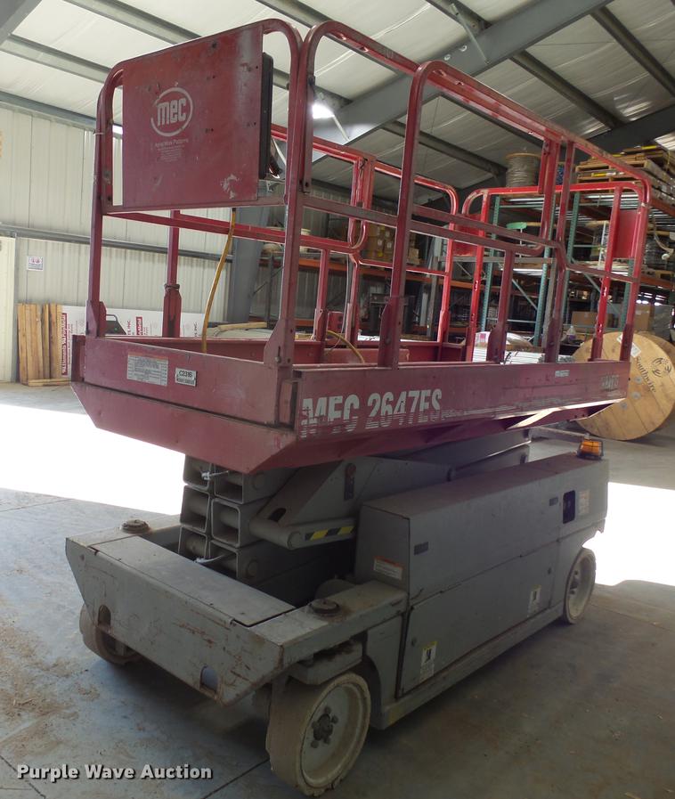 image for item DX9149 2000 Mec 2647ES scissor lift