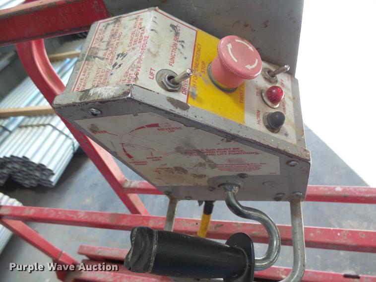 image for item DX9149 2000 Mec 2647ES scissor lift