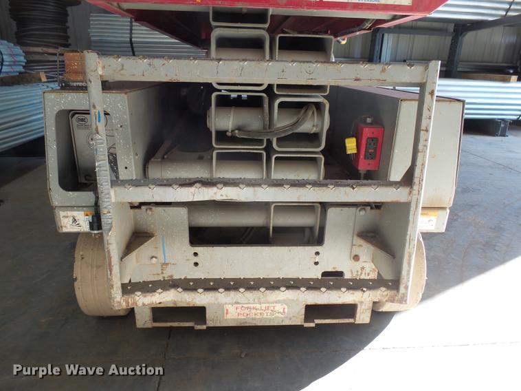 image for item DX9149 2000 Mec 2647ES scissor lift