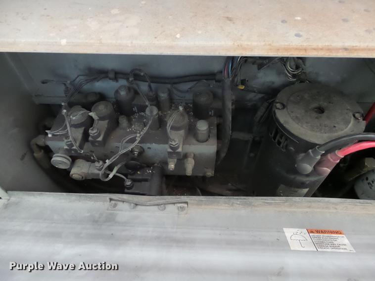 image for item DX9149 2000 Mec 2647ES scissor lift