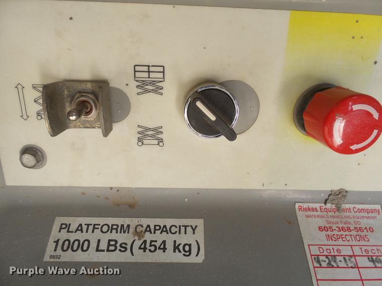 image for item DX9149 2000 Mec 2647ES scissor lift