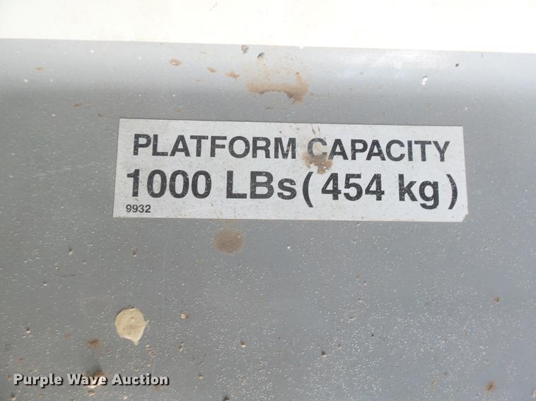 image for item DX9149 2000 Mec 2647ES scissor lift