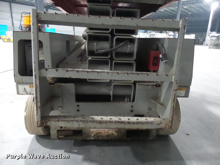image for item DX9150 2000 Mec 2647ES scissor lift