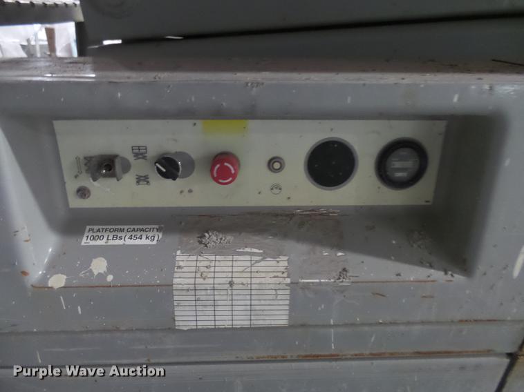 image for item DX9150 2000 Mec 2647ES scissor lift