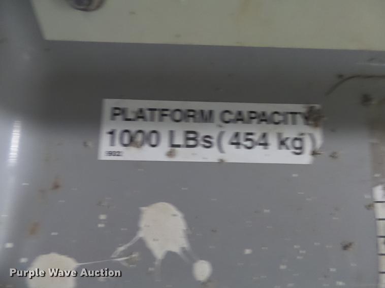 image for item DX9150 2000 Mec 2647ES scissor lift