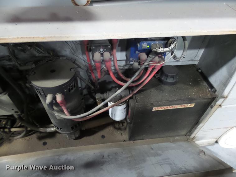 image for item DX9150 2000 Mec 2647ES scissor lift