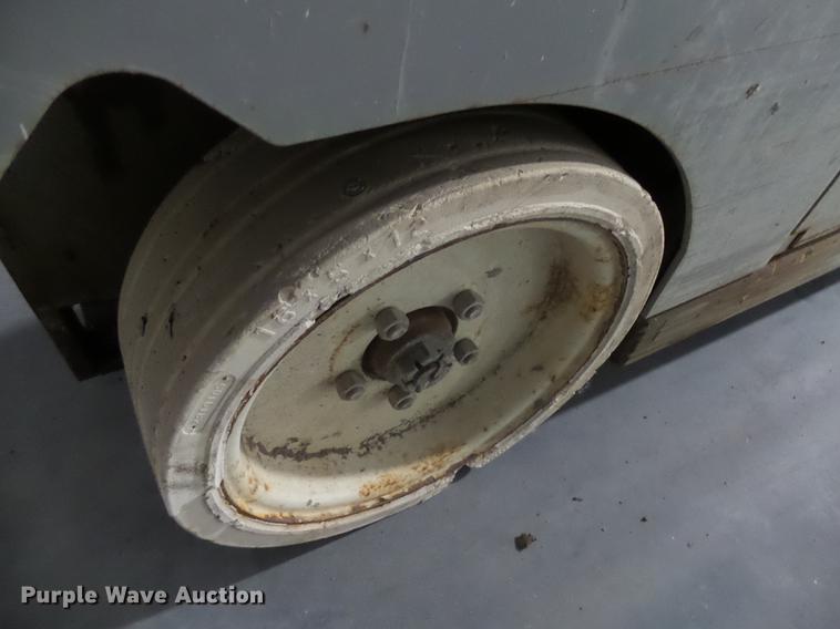 image for item DX9150 2000 Mec 2647ES scissor lift