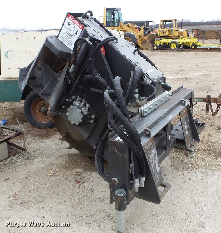 image for item DX9740 2013 Bobcat WS18 wheel saw