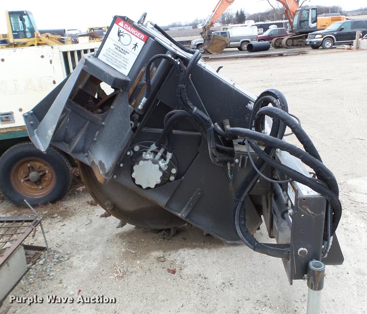 image for item DX9740 2013 Bobcat WS18 wheel saw